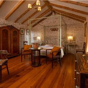 5 Bedroom Istrian Villa Estate with Large Pool and Gardens near Barban, Sleeps 12